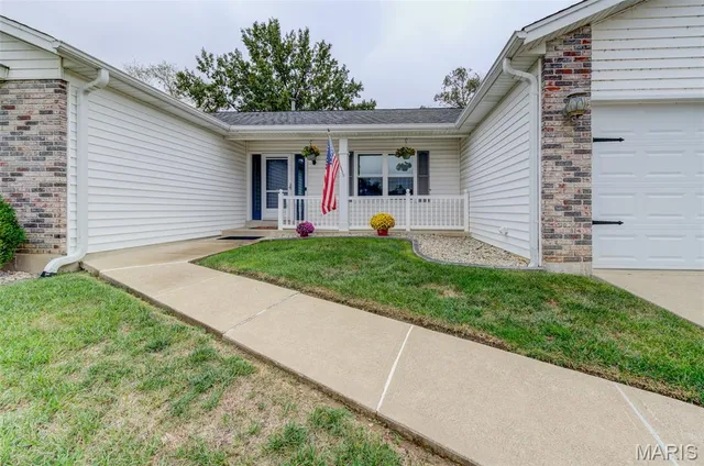 $350,000 | 807 Prince Andrew Court, St. Charles, MO 63304