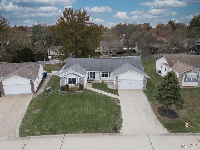 $350,000 | 807 Prince Andrew Court, St. Charles, MO 63304