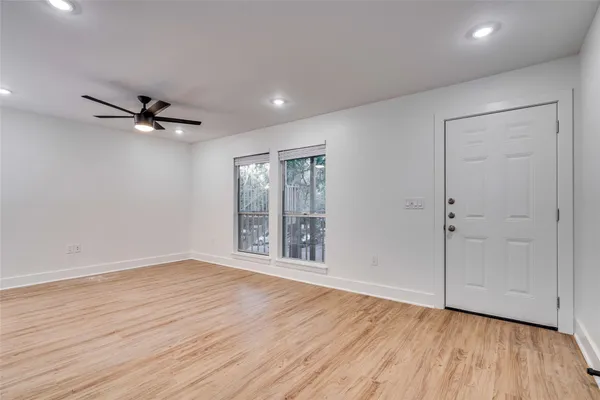 $1,995 | 704 West 21st Street, Unit 303, Austin, TX 78705