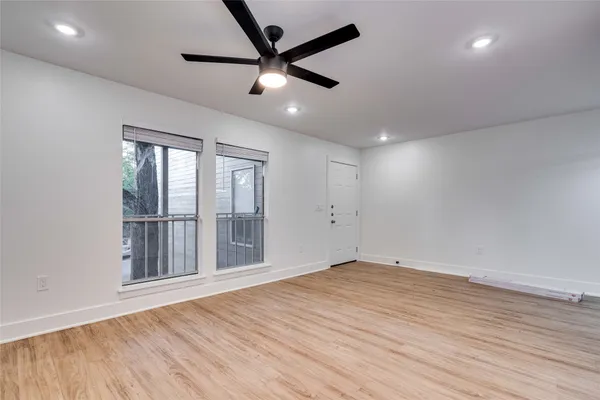 $1,995 | 704 West 21st Street, Unit 303, Austin, TX 78705