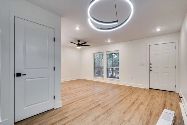 $1,995 | 704 West 21st Street, Unit 303, Austin, TX 78705
