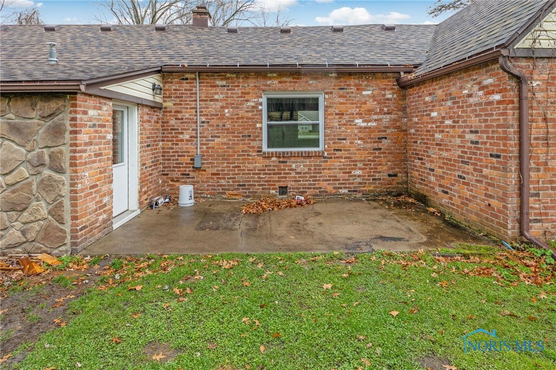 2235 King Road Toledo, OH 43617 - Photo 3 of 36 Gallery Image 3