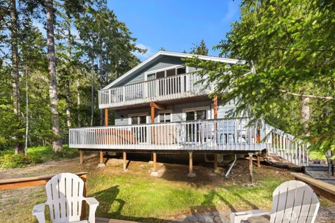 $700,000 | 61 East Orchard Beach Drive, Grapeview, WA 98546
