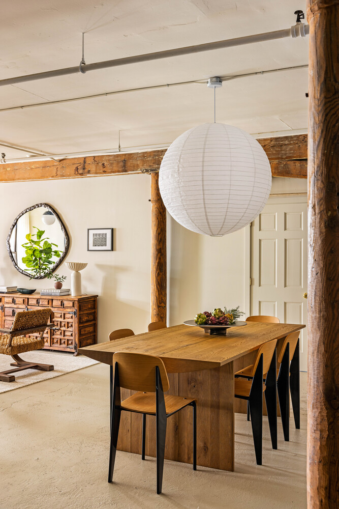 39 Pearl Street, Unit 4R Brooklyn, NY 11201 - Photo 6 of 23 a dining room with a table and chairs