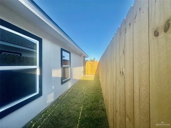 $1,200 | 1413 South Yankton Street, Unit 1, Alton, TX 78573