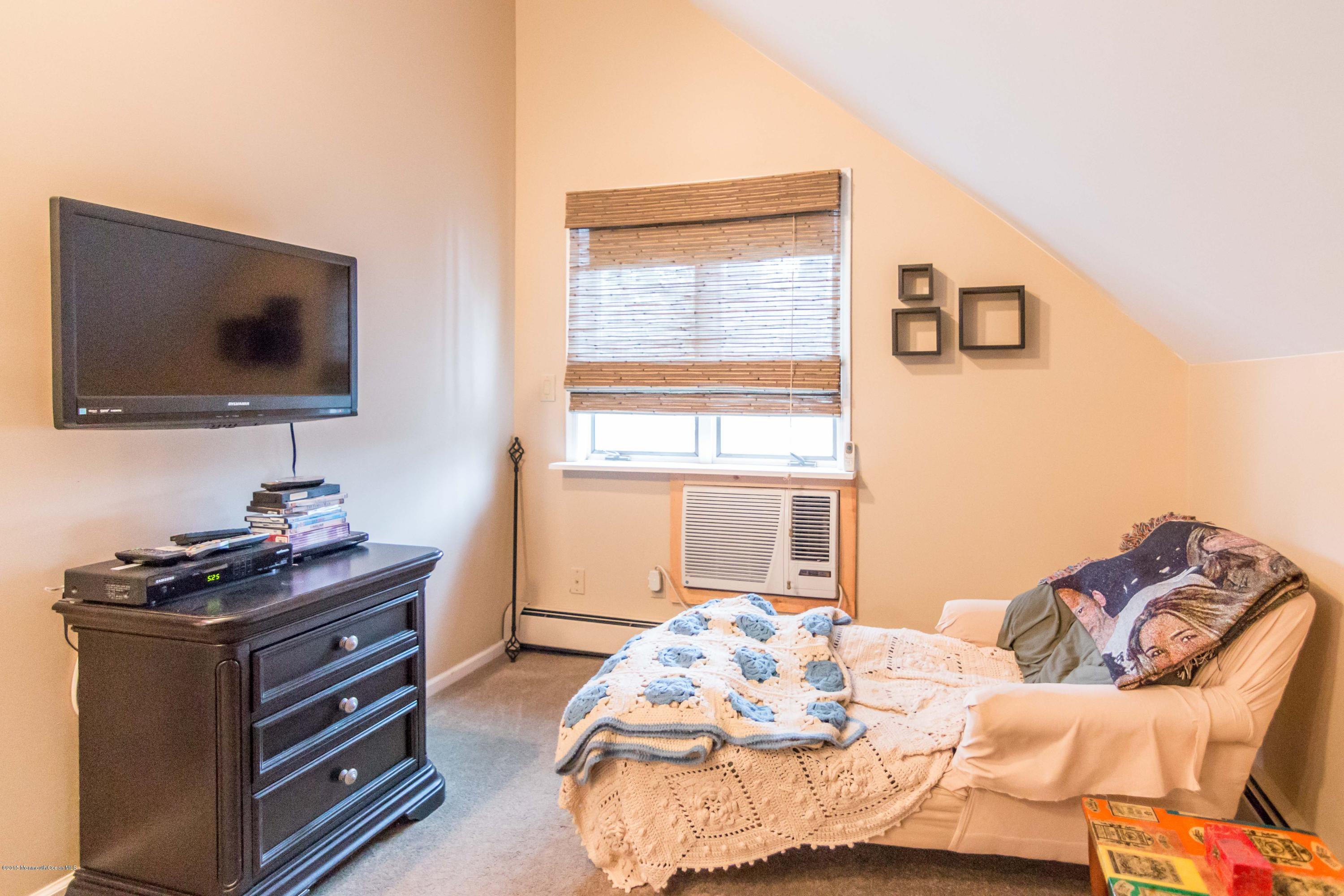 399 Oakhurst Road Oakhurst, NJ 07755 - Photo 19 of 24 399OakhurstRd-29