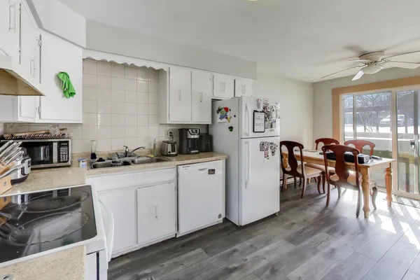 $615,000 | 627 Chardonnay Lane, Crystal Lake, IL 60014