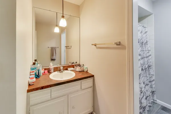 $615,000 | 627 Chardonnay Lane, Crystal Lake, IL 60014