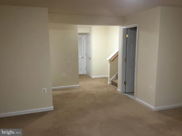 $3,000 | 662 McLeary Square Southeast, Leesburg, VA 20175