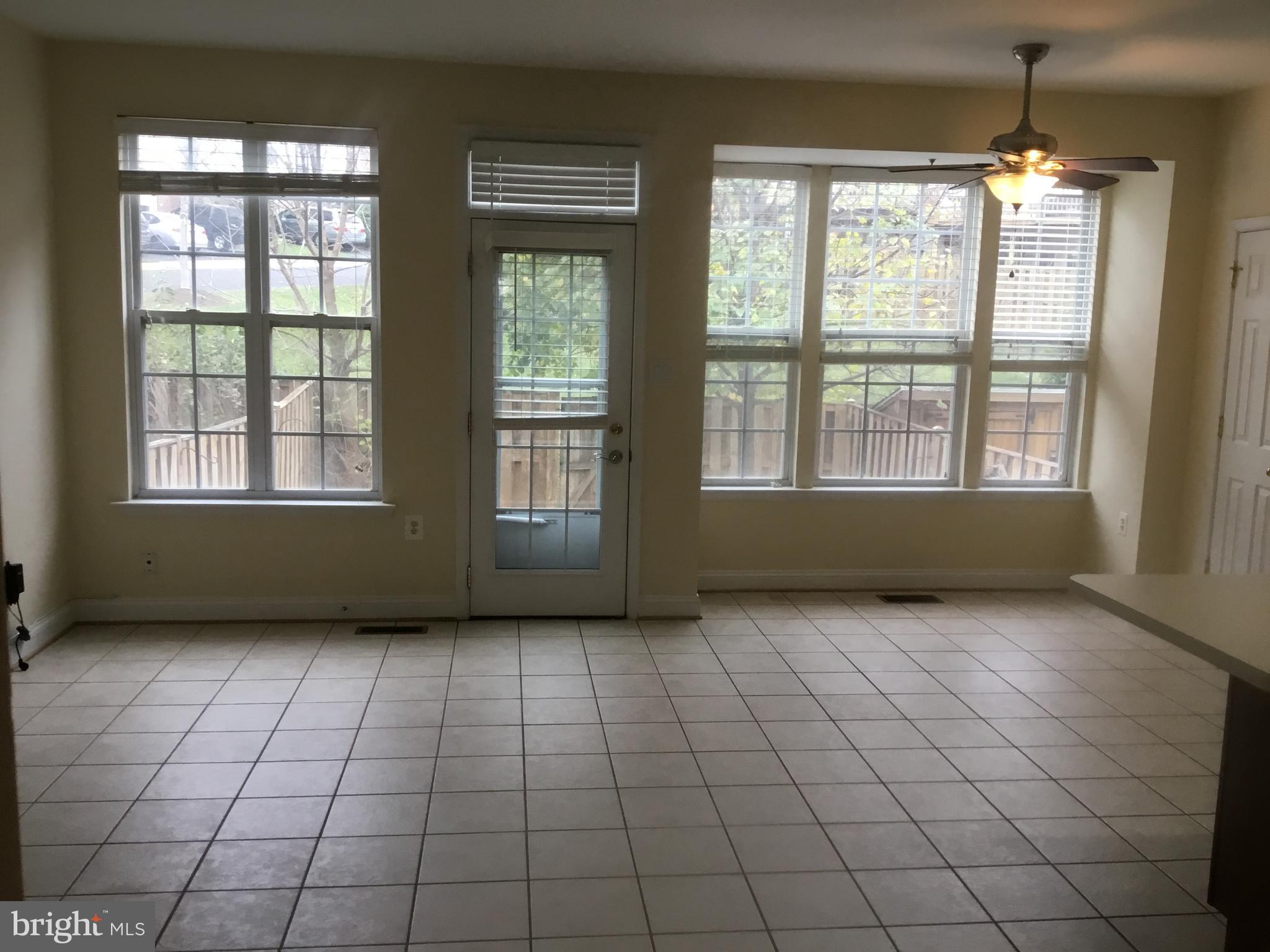 662 McLeary Square Southeast Leesburg, VA 20175 - Photo 6 of 16