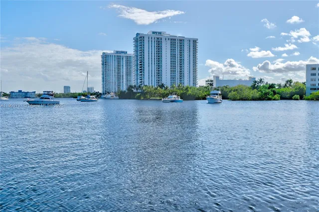 $169,900 | 2910 Point E Drive, Unit M412, Aventura, FL 33160