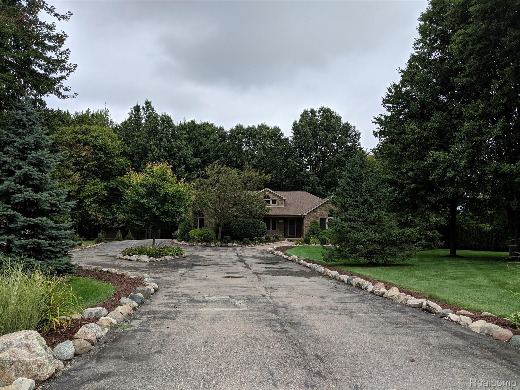 35450 Ash Road New Boston, MI 48164 - Photo 1 of 2 1.jpg