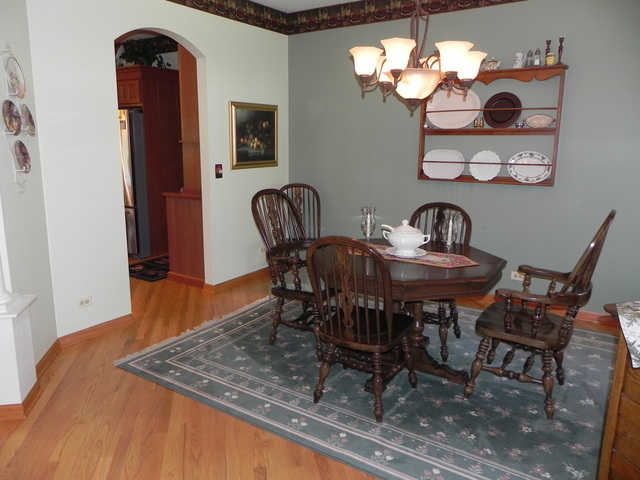 1063 Deerpath Road Aurora, IL 60506 - Photo 8 of 25 Gallery Image 8
