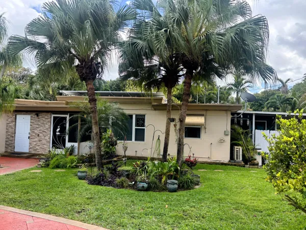$2,500 | 2424 Grant Street, Unit B, Hollywood, FL 33020