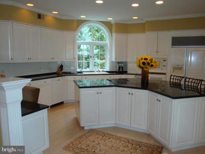 2329 Riverbend Road Allentown, PA 18103 - Photo 10 of 21 Gallery Image 10