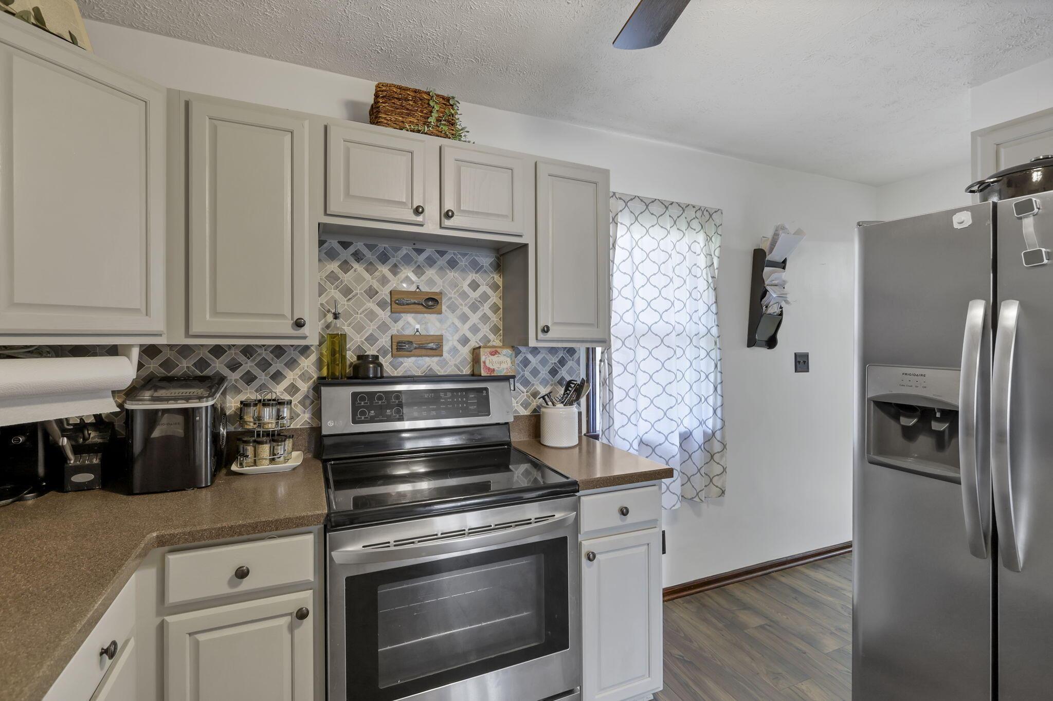 285 Heath Road Heath, OH 43056 - Photo 17 of 69 Kitchen