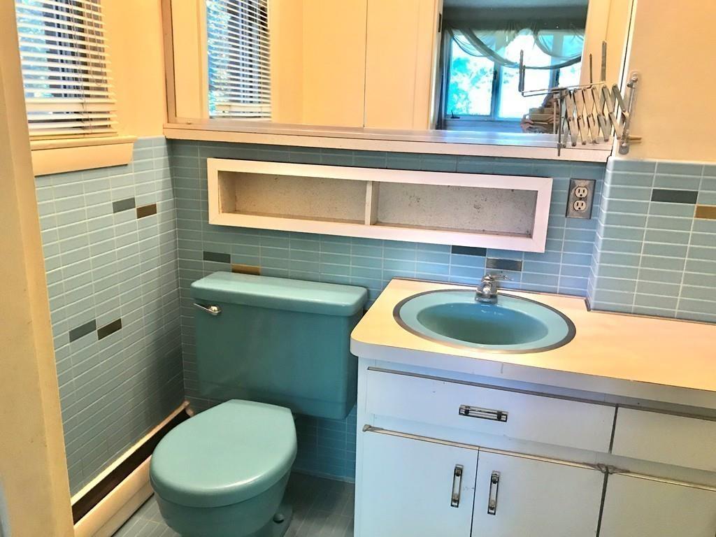 376 Dudley Road Newton, MA 02459 - Photo 21 of 35