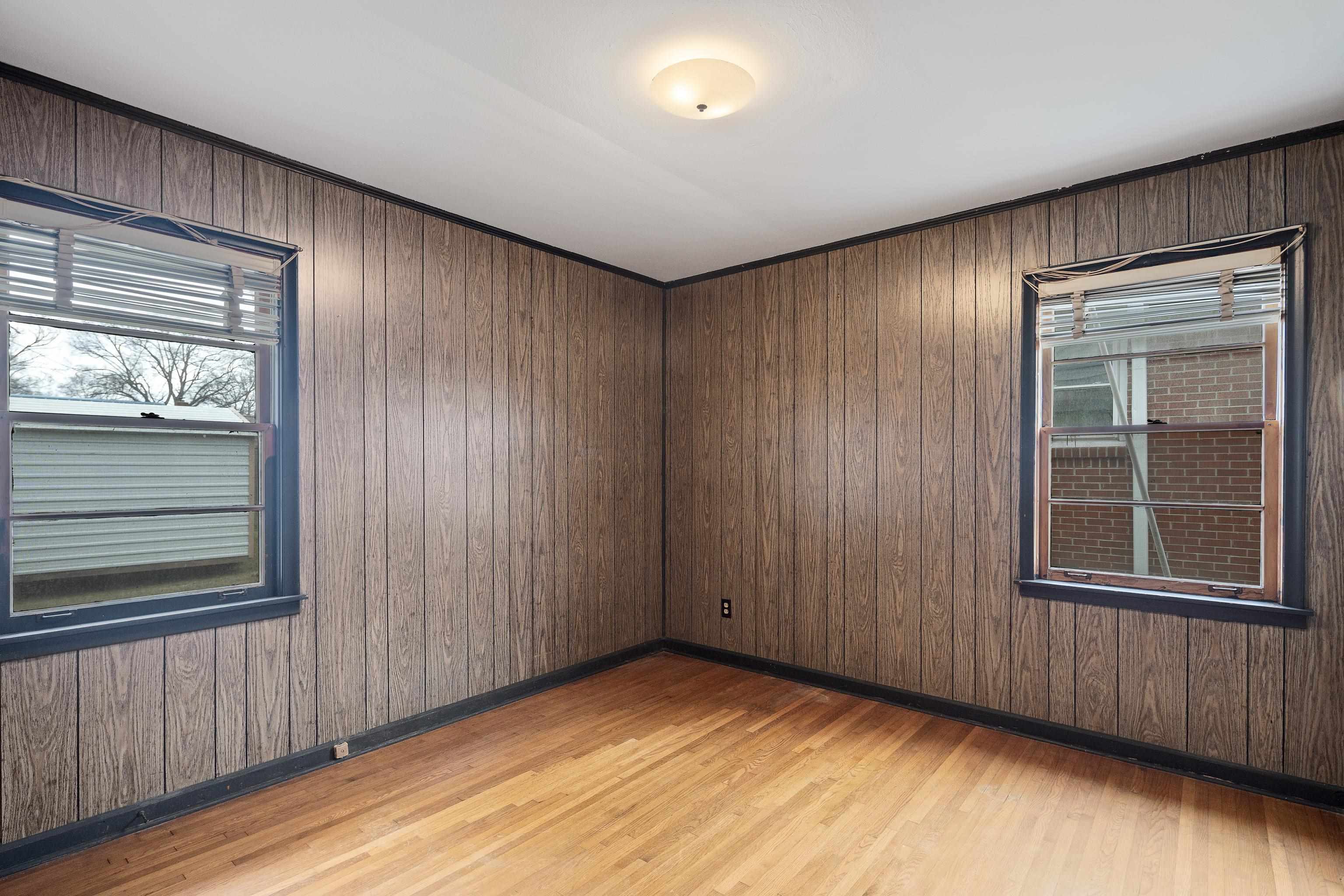 4928 Flamingo Road Memphis, TN 38117 - Photo 14 of 30 an empty room with windows