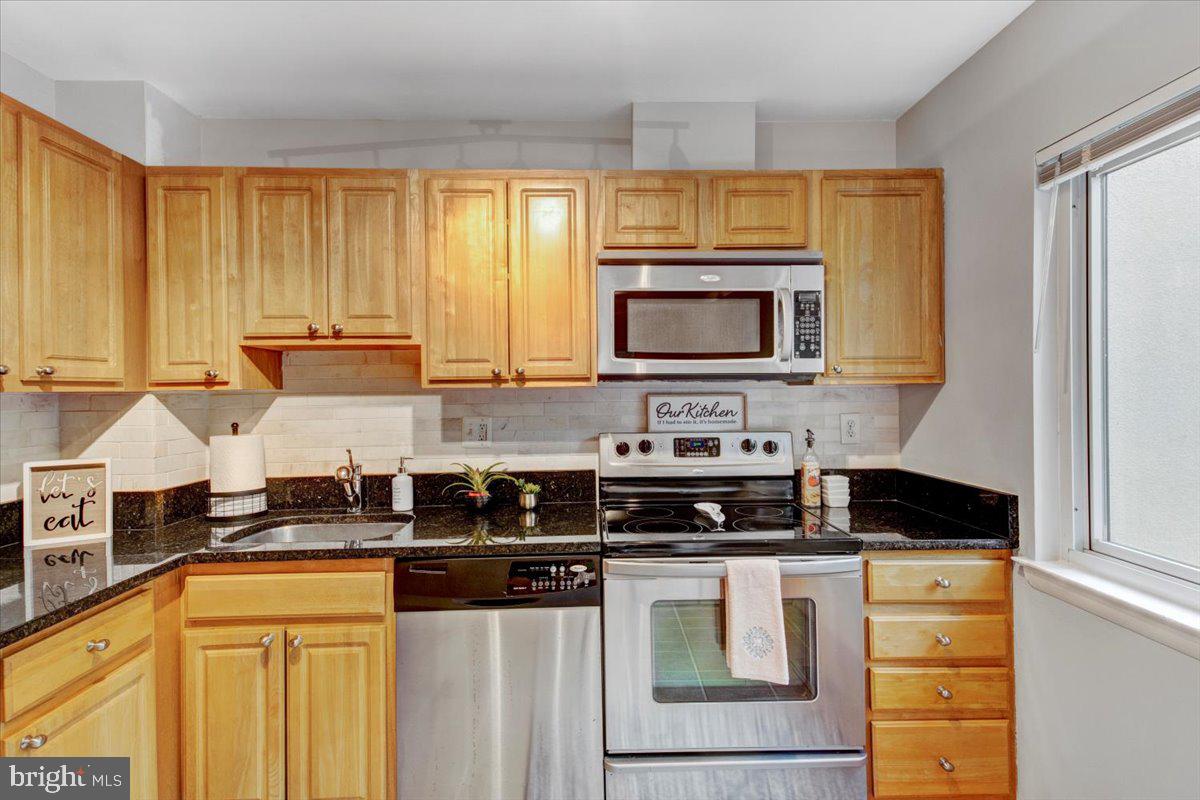 11865 Barrel Cooper Court Reston, VA 20191 - Photo 22 of 39 Gallery Image 22