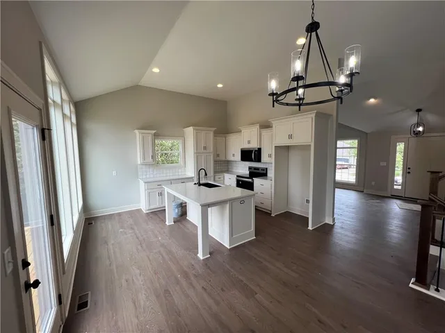 $429,900 | 989 Sicklebar Drive, Peculiar, MO 64078