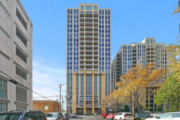 $2,500 | 700 North Larrabee Street, Unit 1203, Chicago, IL 60654