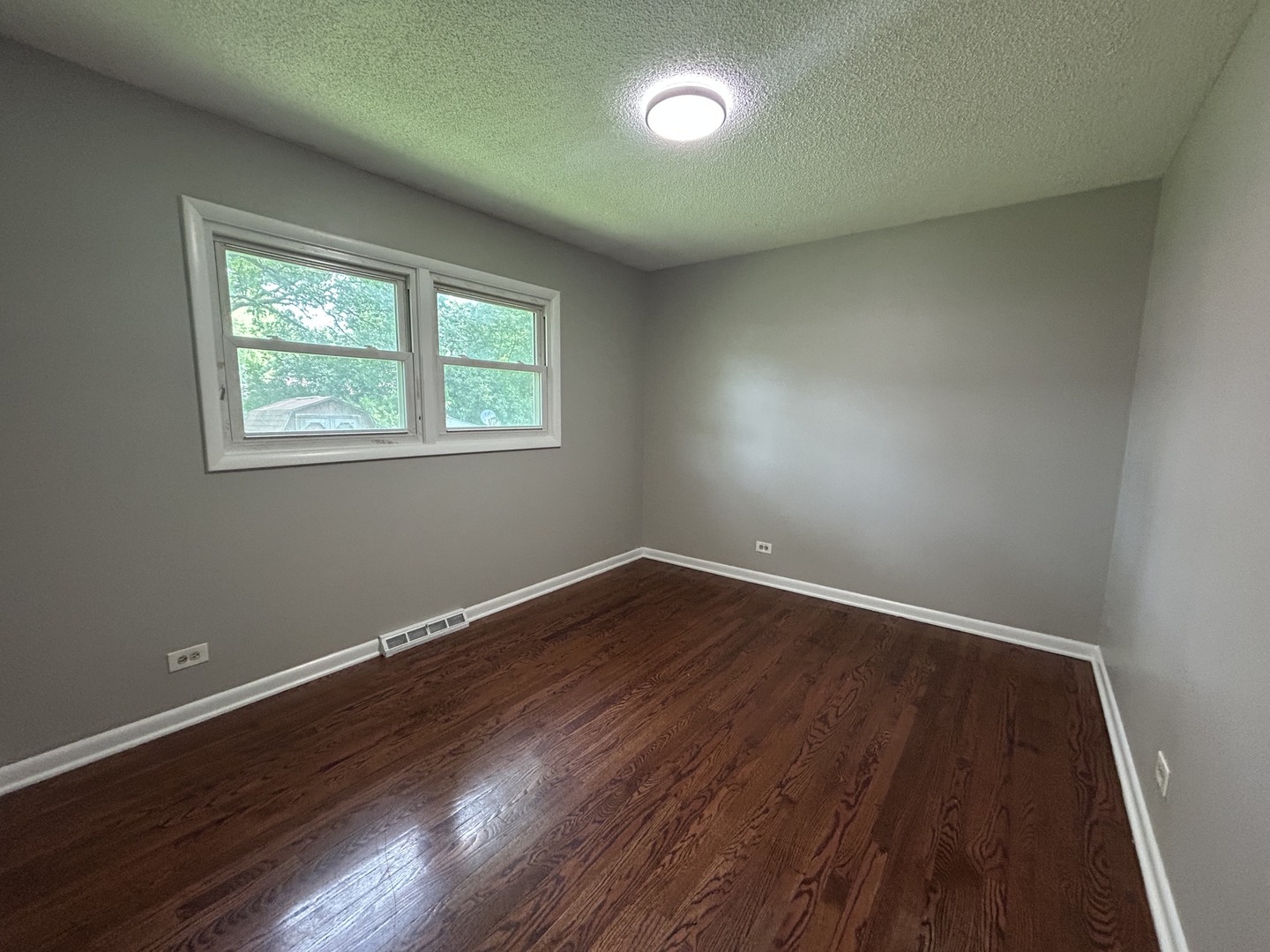 1716 Maple Lane Elgin, IL 60123 - Photo 7 of 17