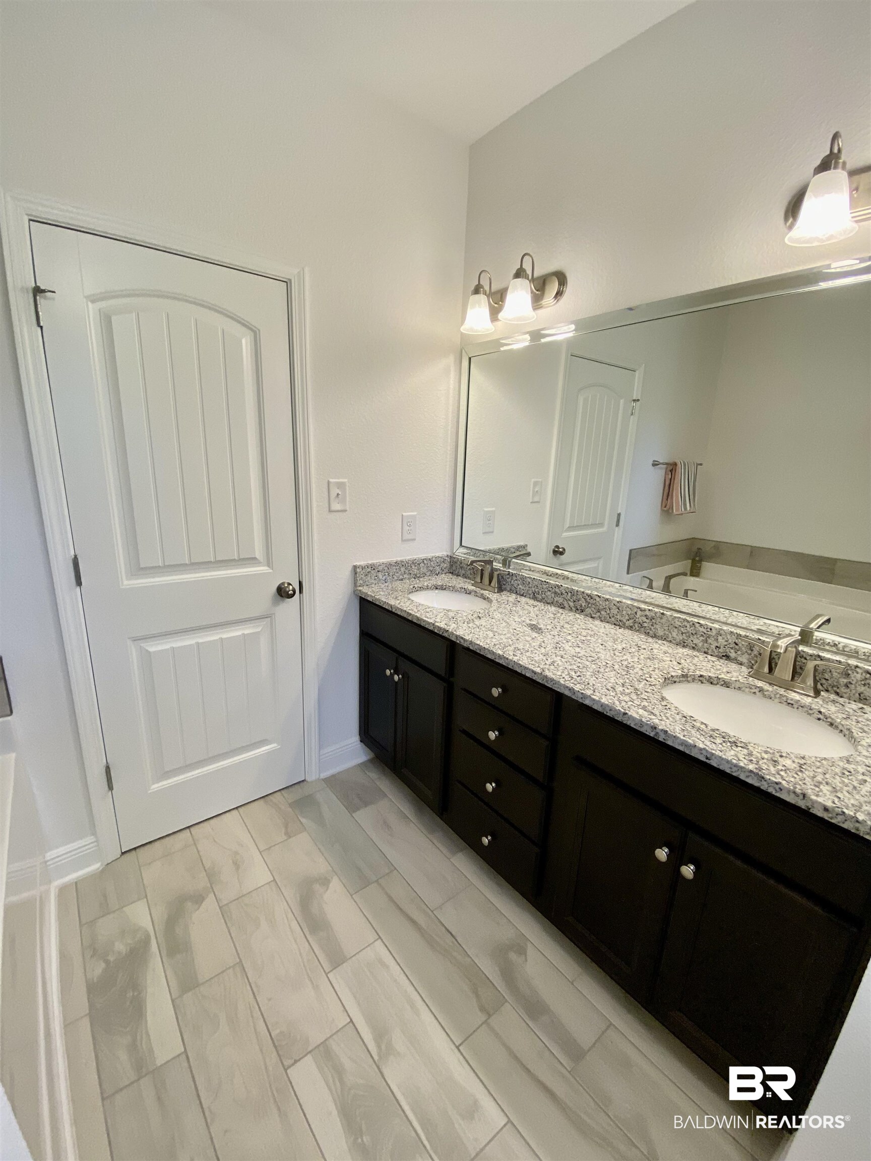 1238 Pembroke Way Foley, AL 36535 - Photo 25 of 43 Master Bath