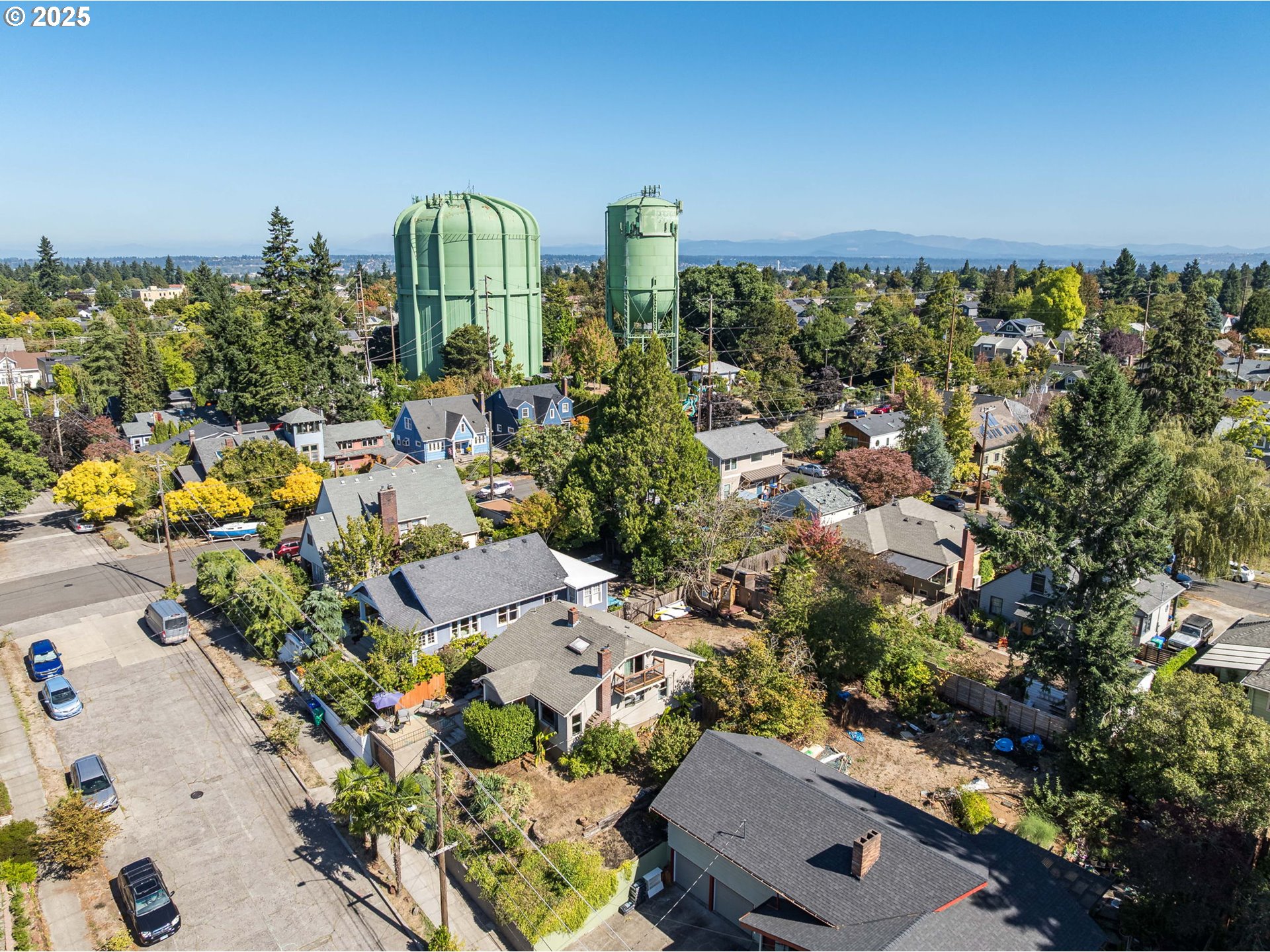 4216 Northeast 18th Avenue Portland, OR 97211 - Photo 42 of 46 an aerial view of multiple house