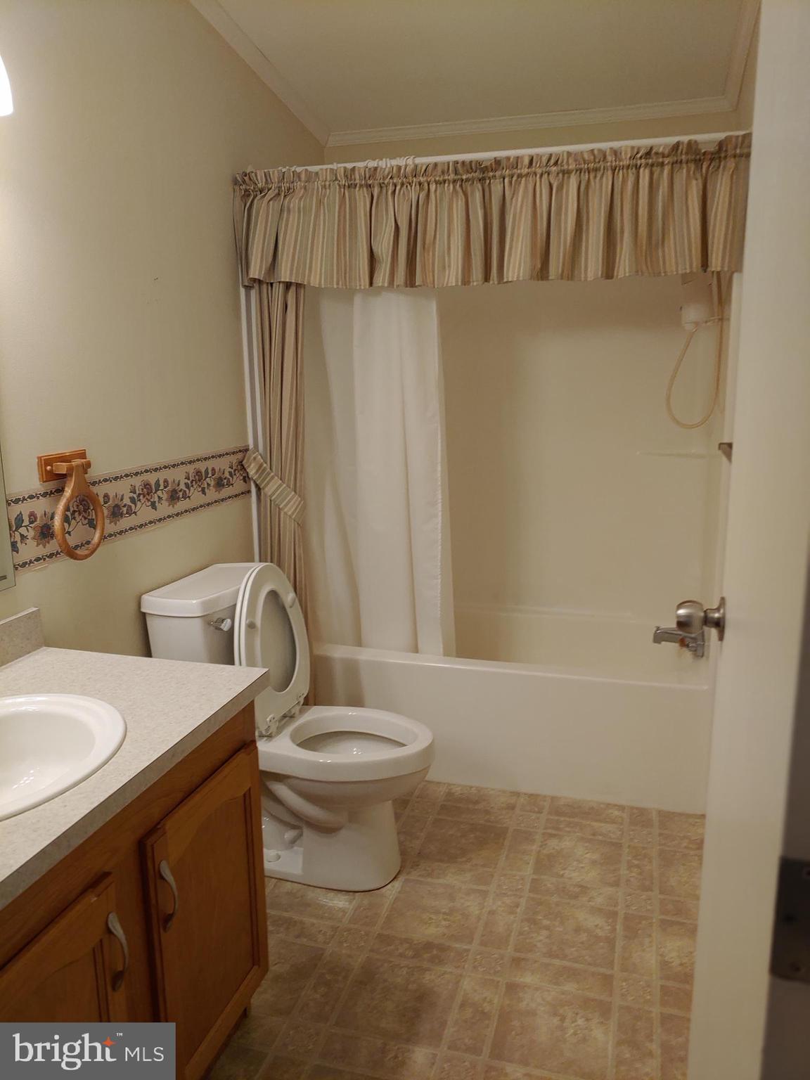 408 Moore Place, Unit 408 Dover, DE 19901 - Photo 25 of 34 Full Bath for Guests