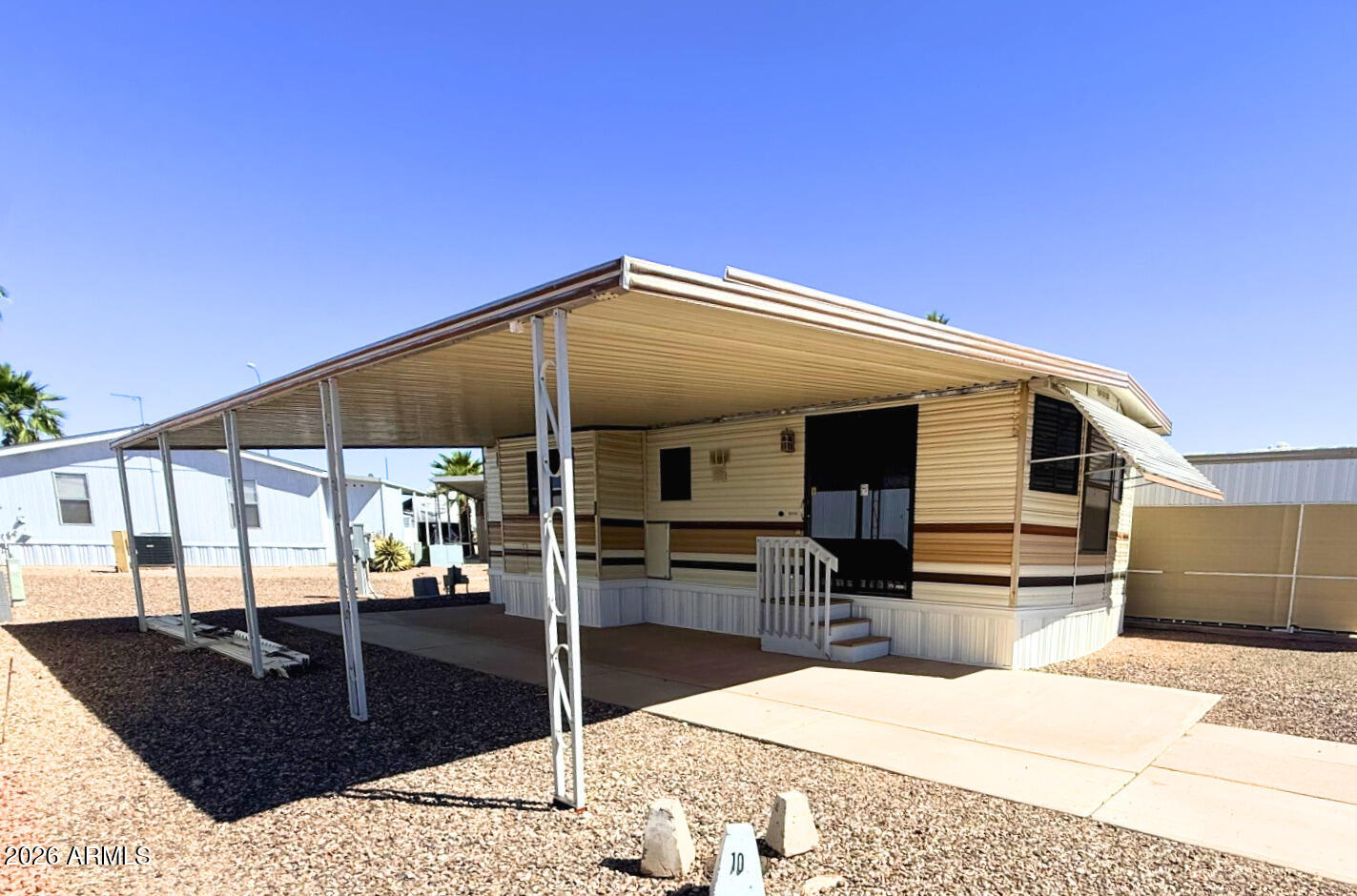 269 North Winchester Road, Unit 10 Apache Junction, AZ 85119 - Photo 11 of 12 outside left