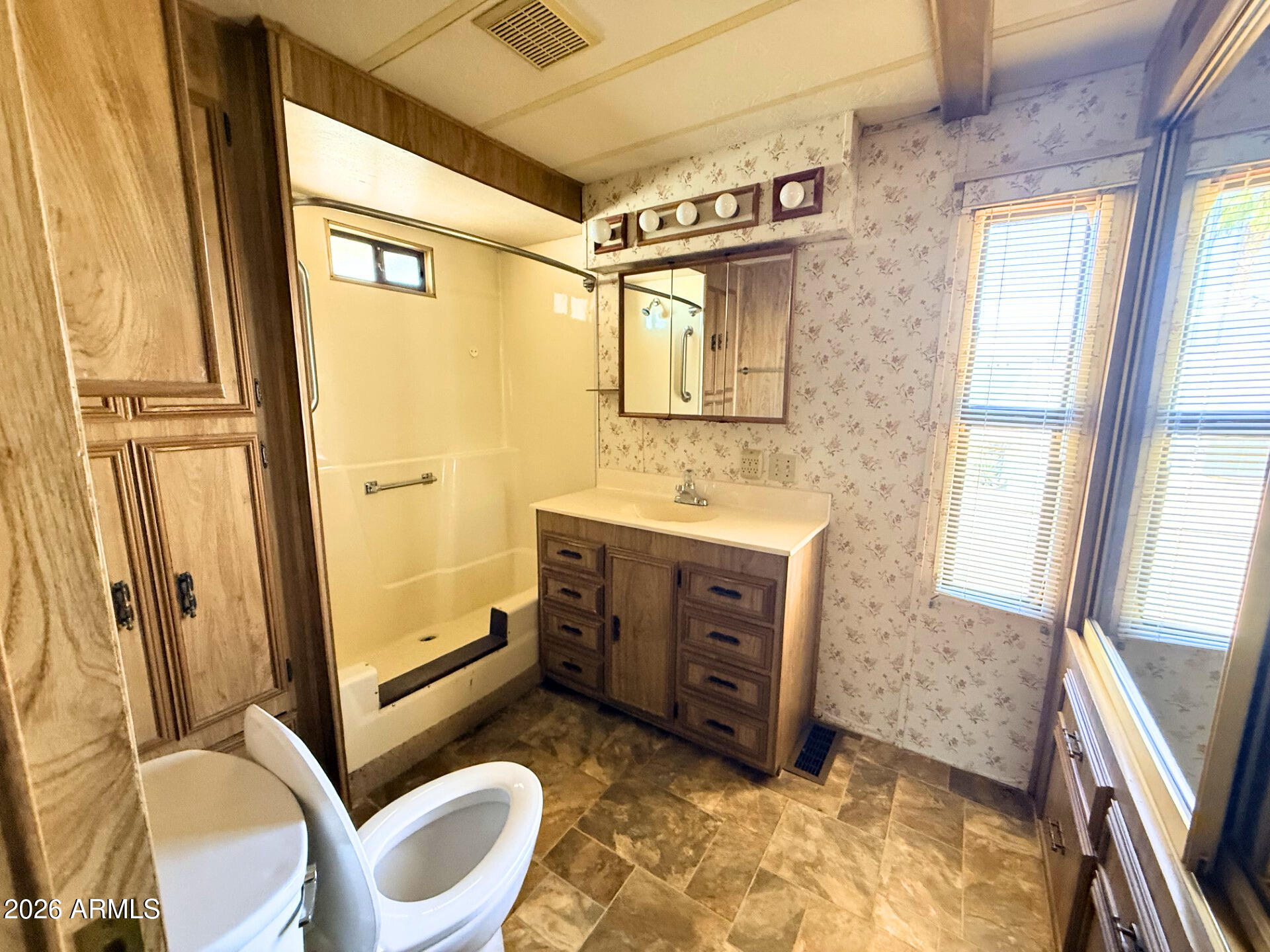 269 North Winchester Road, Unit 10 Apache Junction, AZ 85119 - Photo 10 of 12 Bathroom