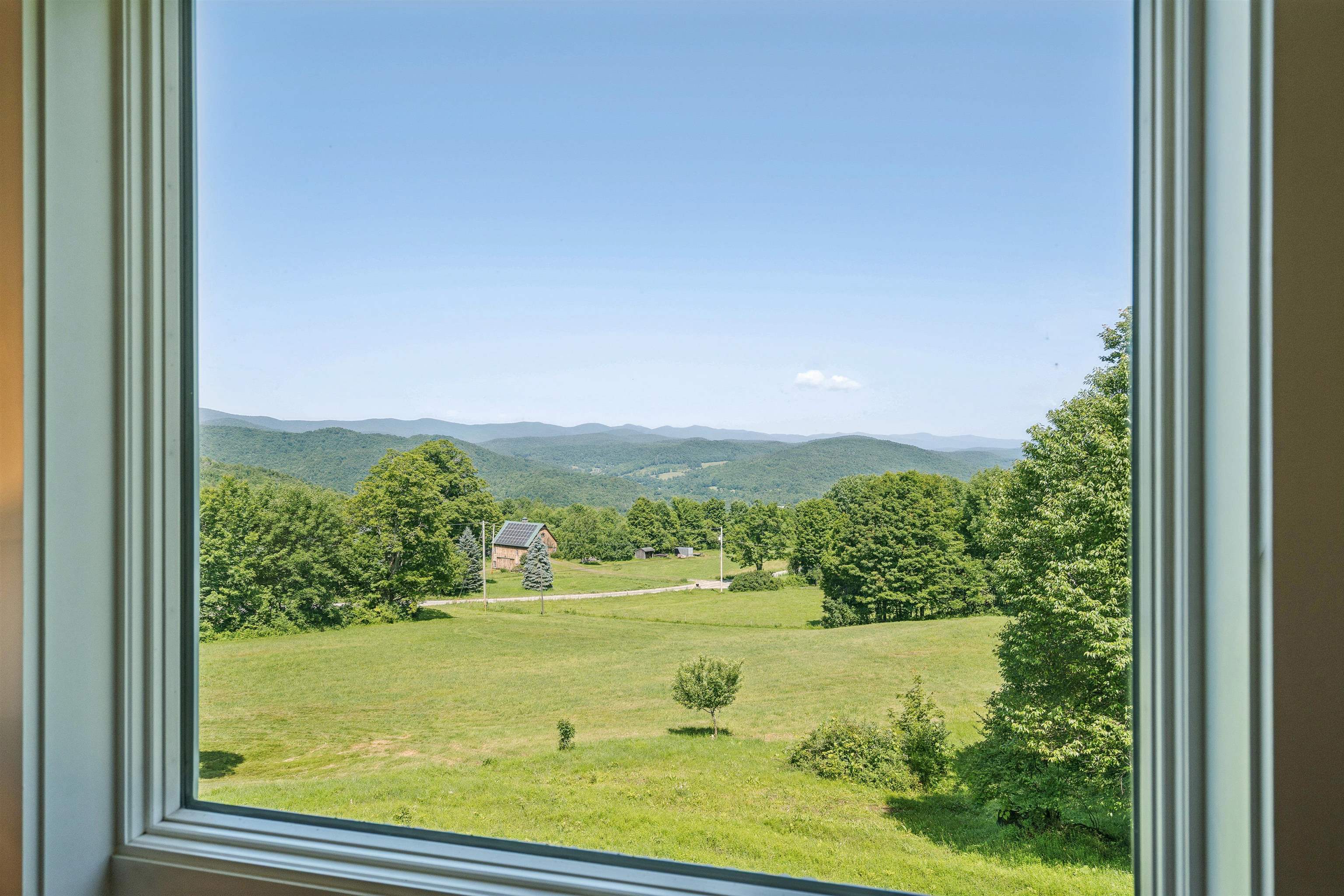 1702 Sanders Road Bethel, VT 05032 - Photo 17 of 38