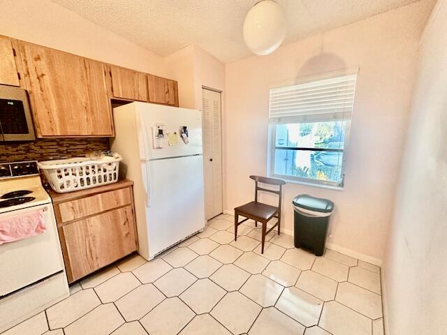 18587 Egret Way Boca Raton, FL 33496 - Photo 3 of 11 Kitchen