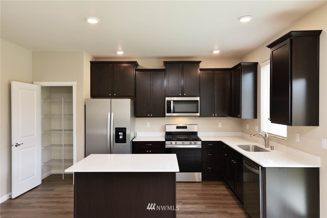 190 Russell Road Bremerton, WA 98312 - Photo 8 of 16 Gallery Image 8