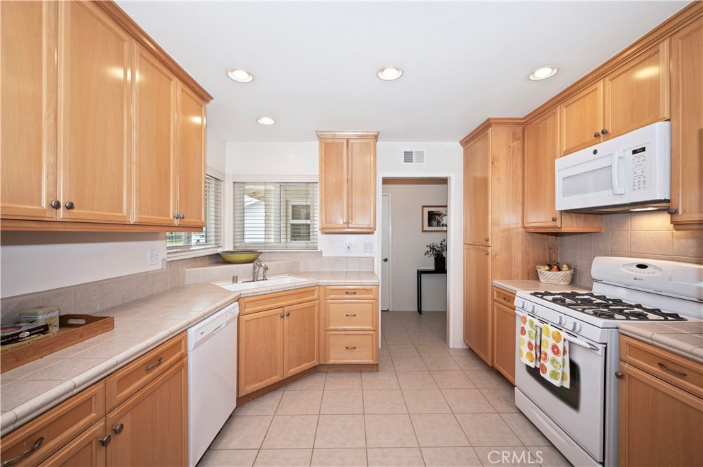 1027 Fletcher Avenue Redlands, CA 92373 - Photo 13 of 45