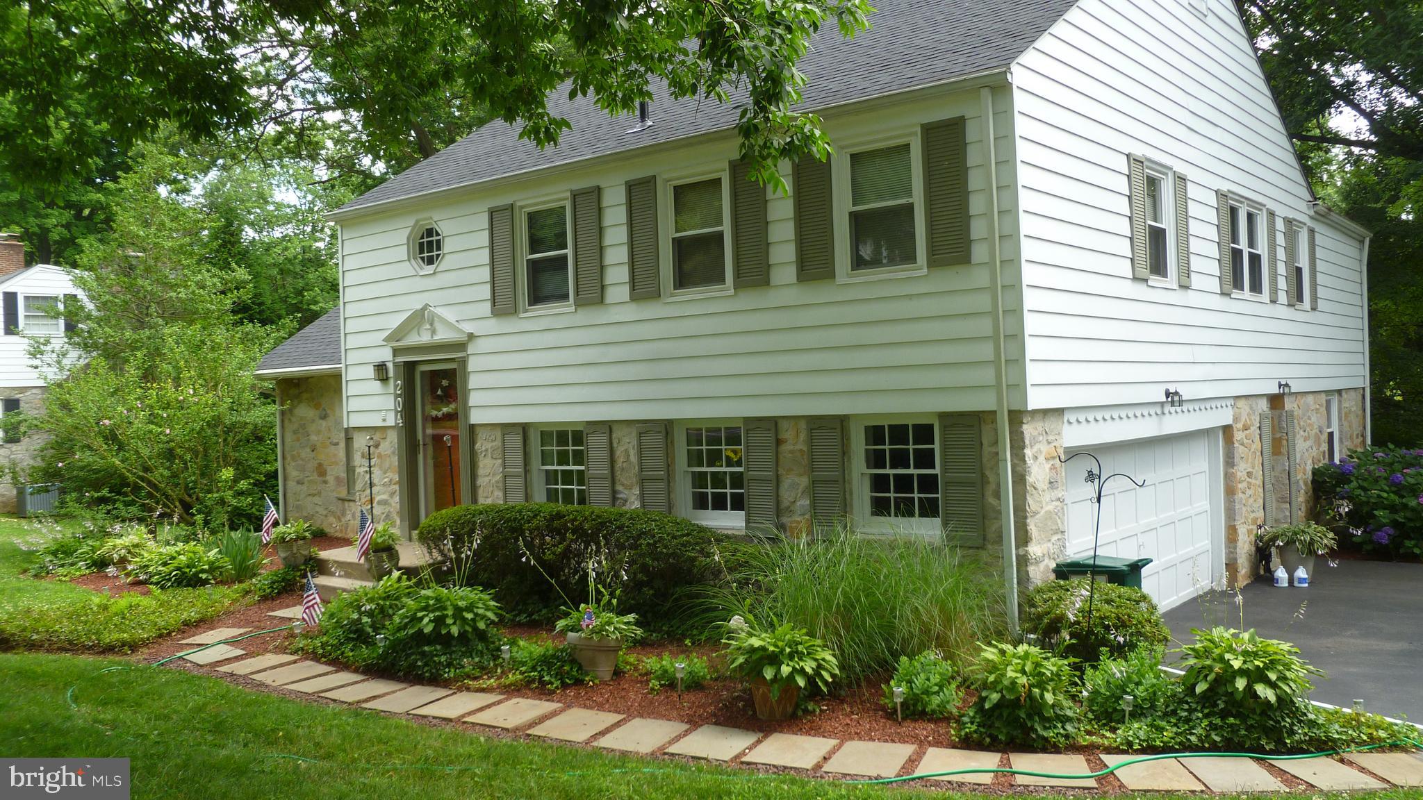204 Plush Mill Road Wallingford, PA 19086 - Photo 2 of 21