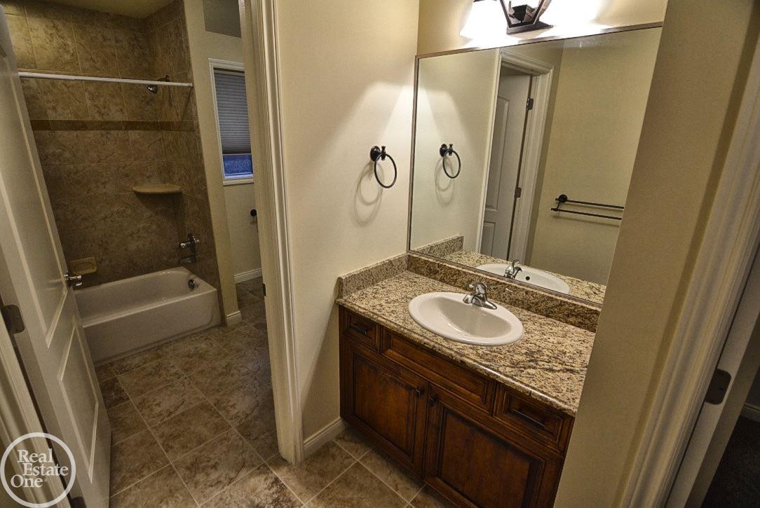 8908 Ridge Drive Washington, MI 48095 - Photo 32 of 58 31316461-31.JPG
