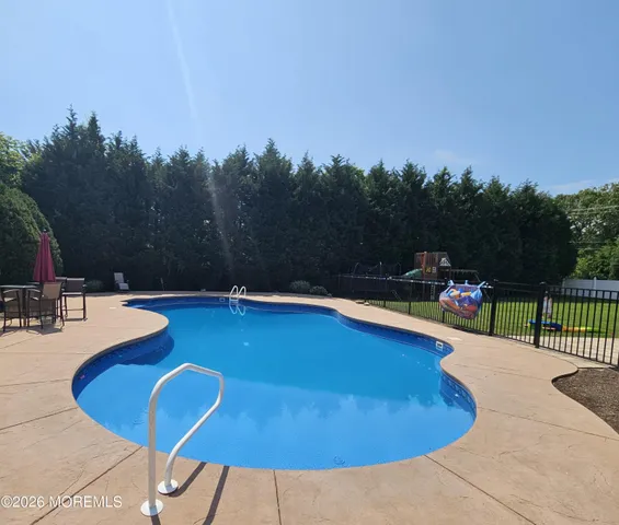 $1,135,000 | 11 Clearstream Court, Manchester Township, NJ 08759