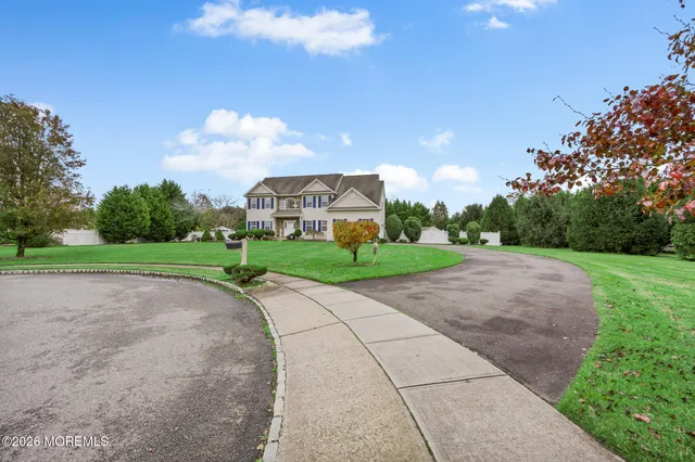 a view of entryway livingroom and hall