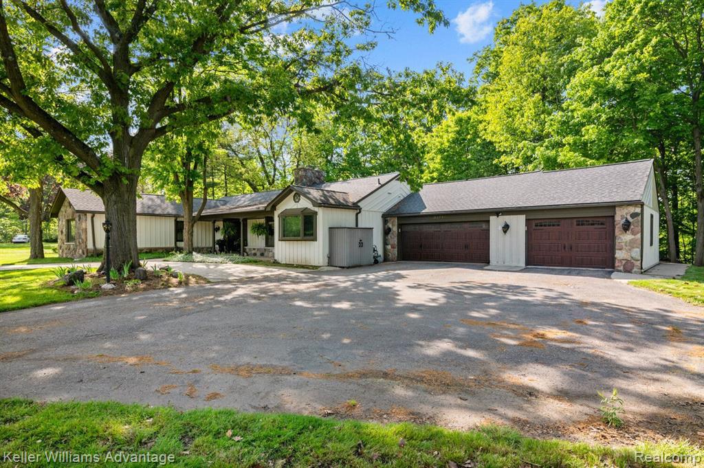 33770 Quaker Valley Road Farmington Hills, MI 48331 - Photo 4 of 31