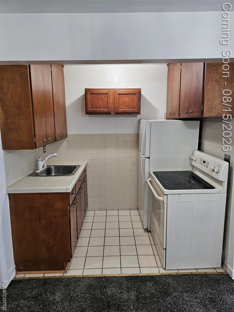 22444 Kelly Road, Unit 3 Eastpointe, MI 48021 - Photo 5 of 11 Gallery Image 5