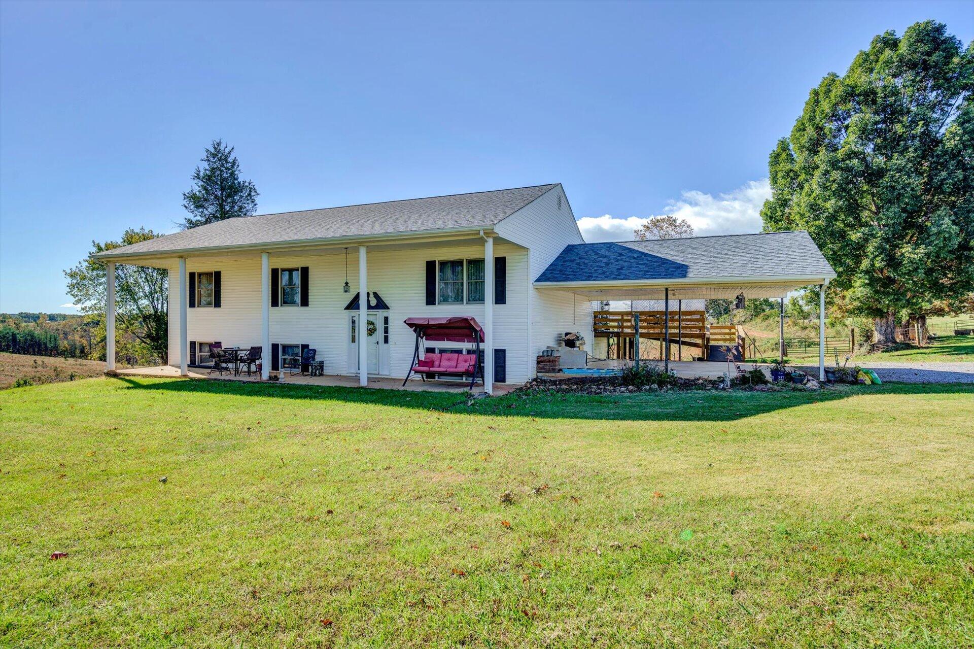 2177 Lipscomb Road Moneta, VA 24121 - Photo 1 of 59 Front View