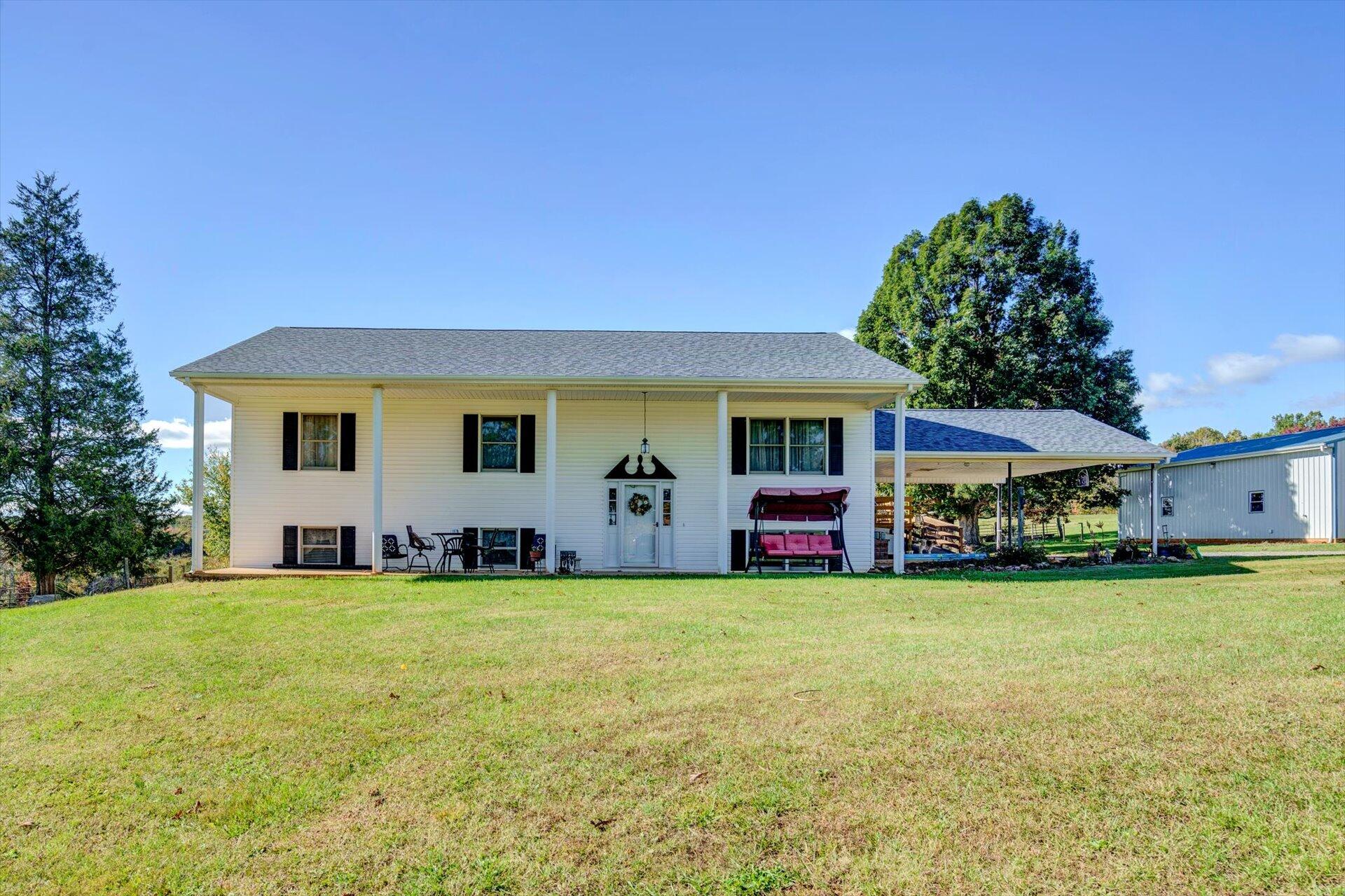 2177 Lipscomb Road Moneta, VA 24121 - Photo 2 of 59 02-102620210108