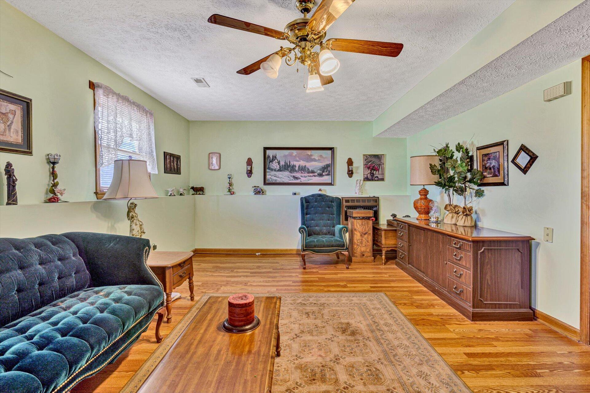 2177 Lipscomb Road Moneta, VA 24121 - Photo 29 of 59 29-102620210097
