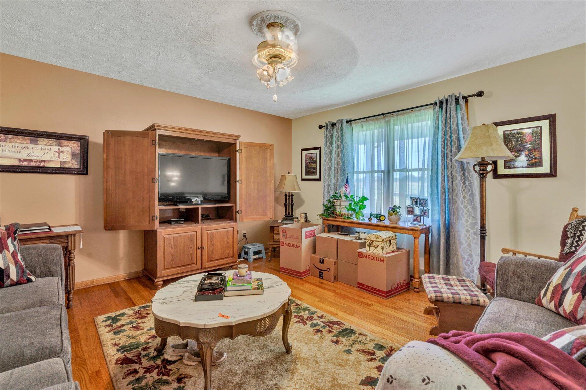 2177 Lipscomb Road Moneta, VA 24121 - Photo 5 of 59 05-102620210074