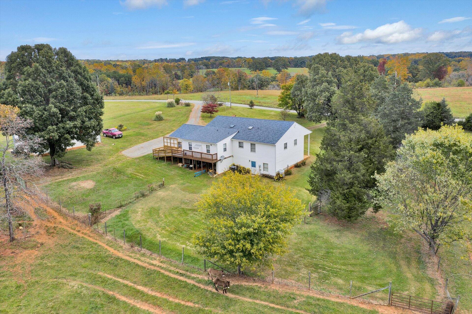 2177 Lipscomb Road Moneta, VA 24121 - Photo 47 of 59 47-102820210110