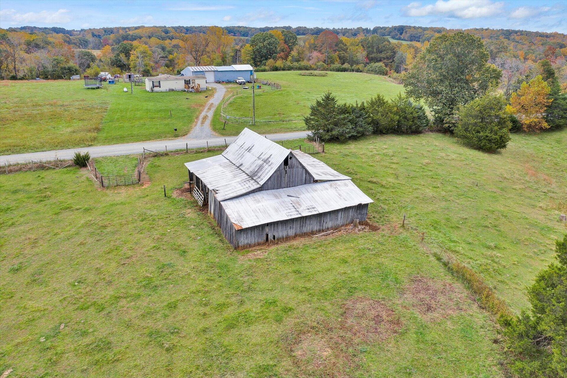 2177 Lipscomb Road Moneta, VA 24121 - Photo 49 of 59 49-102820210112
