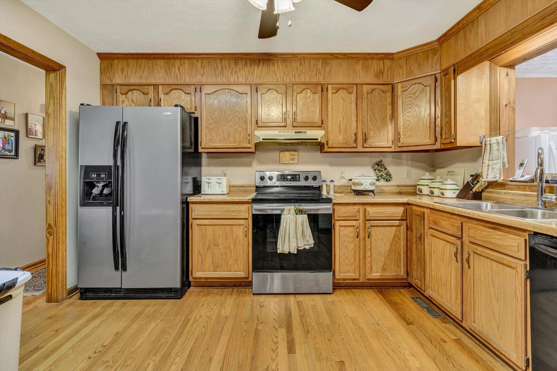 2177 Lipscomb Road Moneta, VA 24121 - Photo 7 of 59 07-102620210082