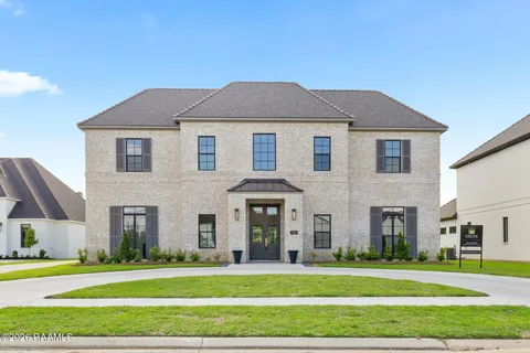 $1,100,000 | 108 Trailing Oaks Drive, Youngsville, LA 70592