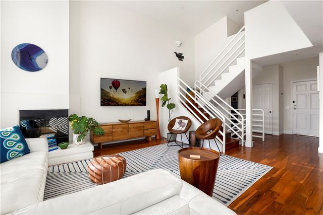 $1,849,000 | 1214 14th Street, Unit 203, Santa Monica, CA 90404